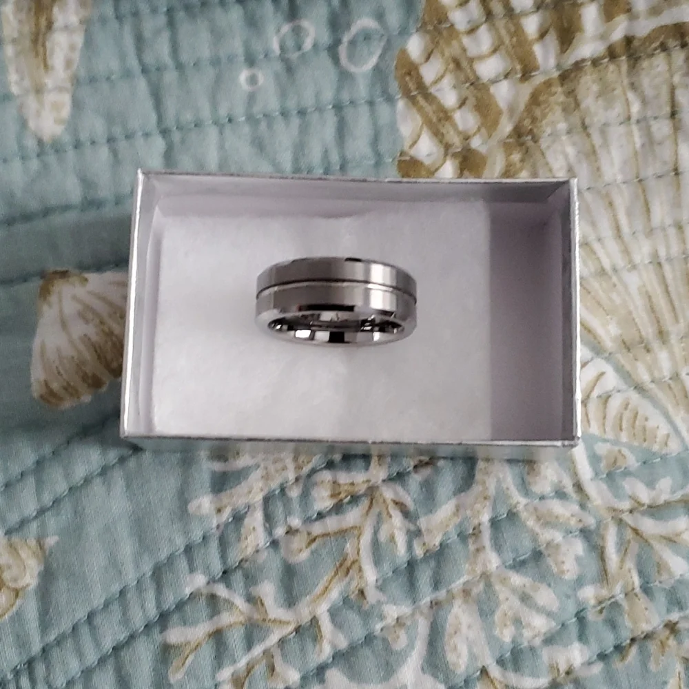 Ring - Picture 3 of 3